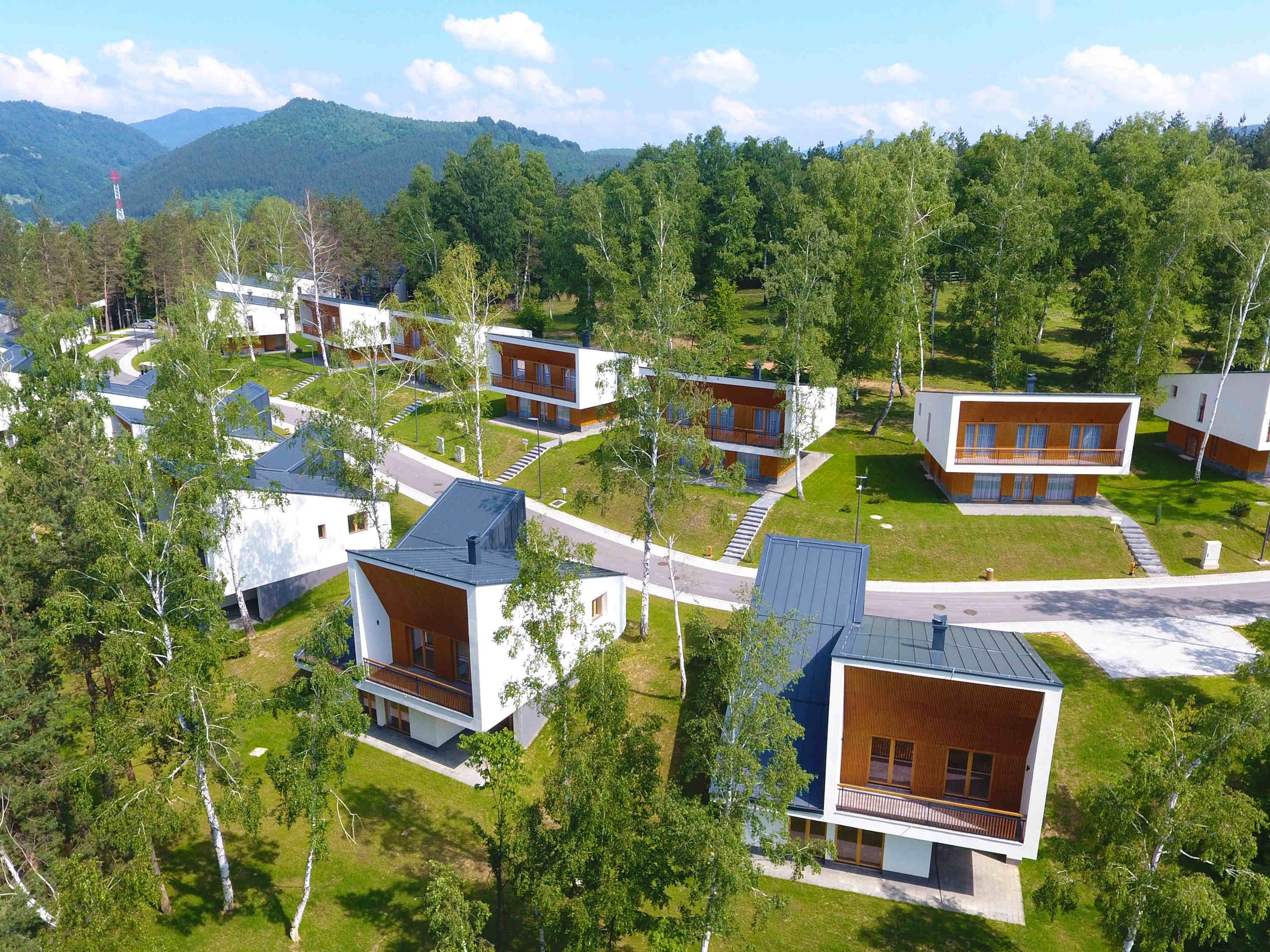 Tarcin Forest Resort & Spa Sarajevo - Mgallery Collection מראה חיצוני תמונה Residential complex in the village of Zelenogorsk, 2016
