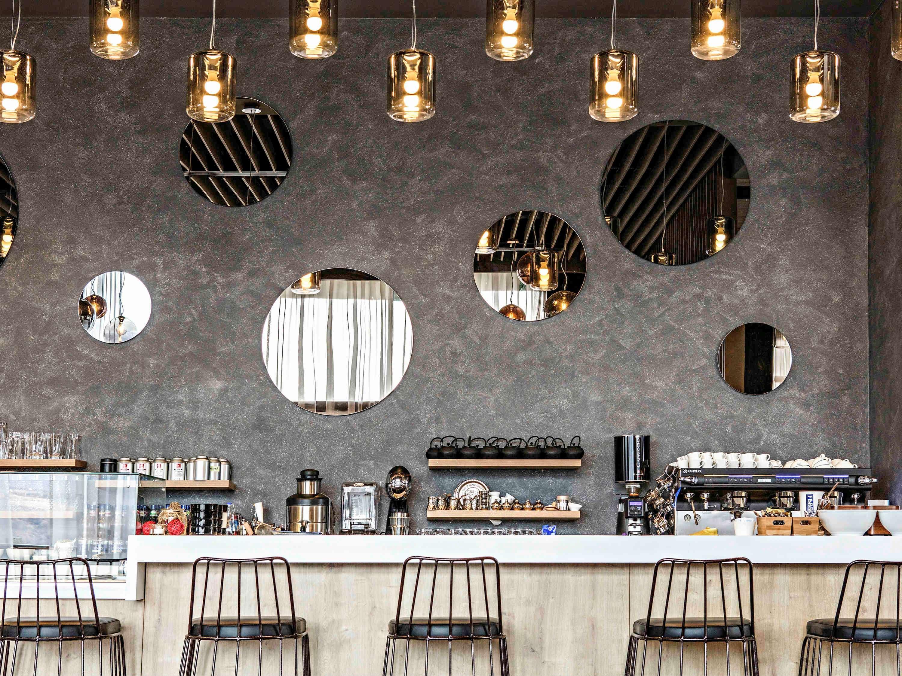 Tarcin Forest Resort & Spa Sarajevo - Mgallery Collection מראה חיצוני תמונה The interior of a coffee shop in Athens, Greece