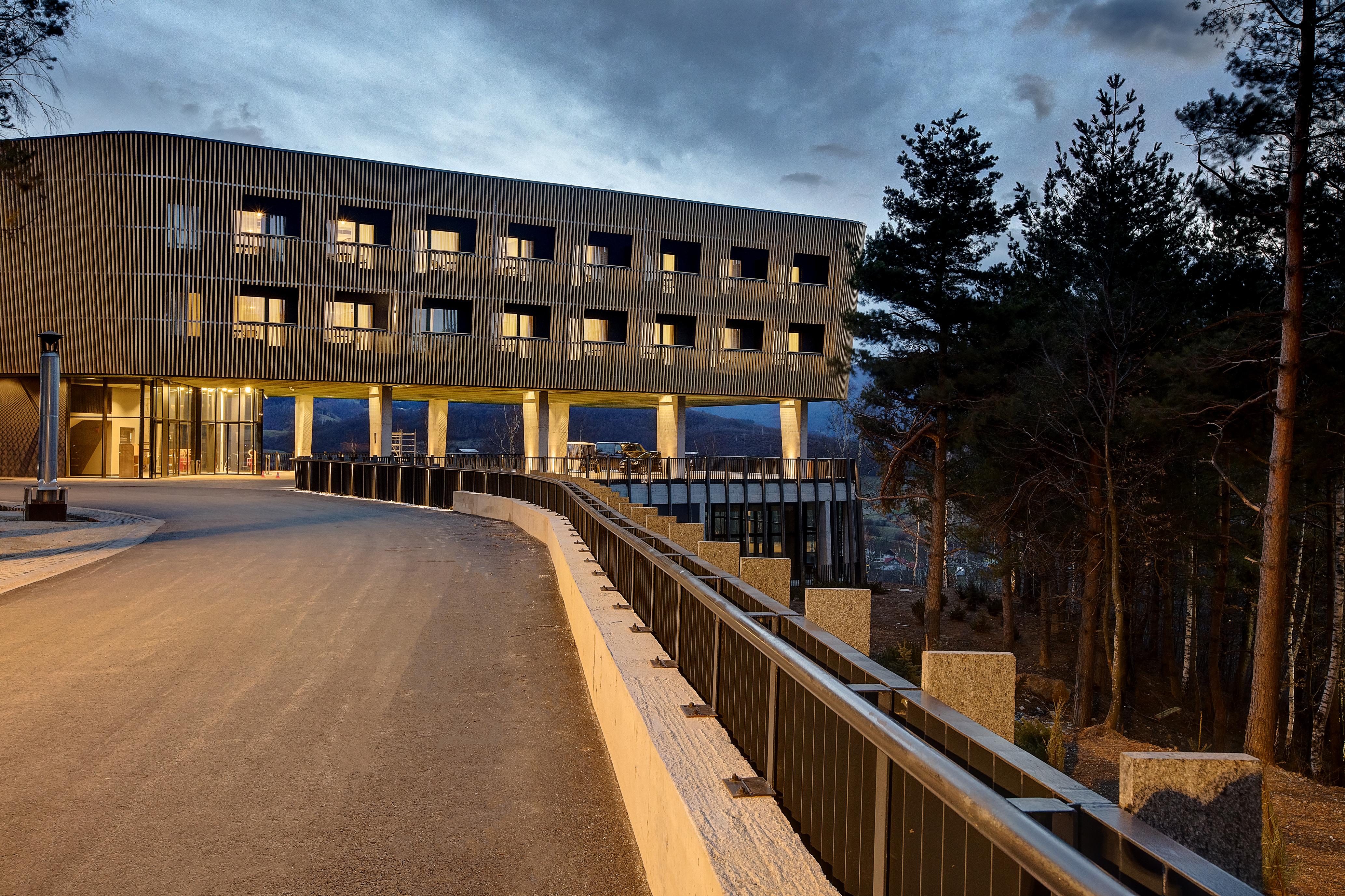 Tarcin Forest Resort & Spa Sarajevo - Mgallery Collection מראה חיצוני תמונה The new building of the University of Applied Sciences and Medical University of Southern Tyrol