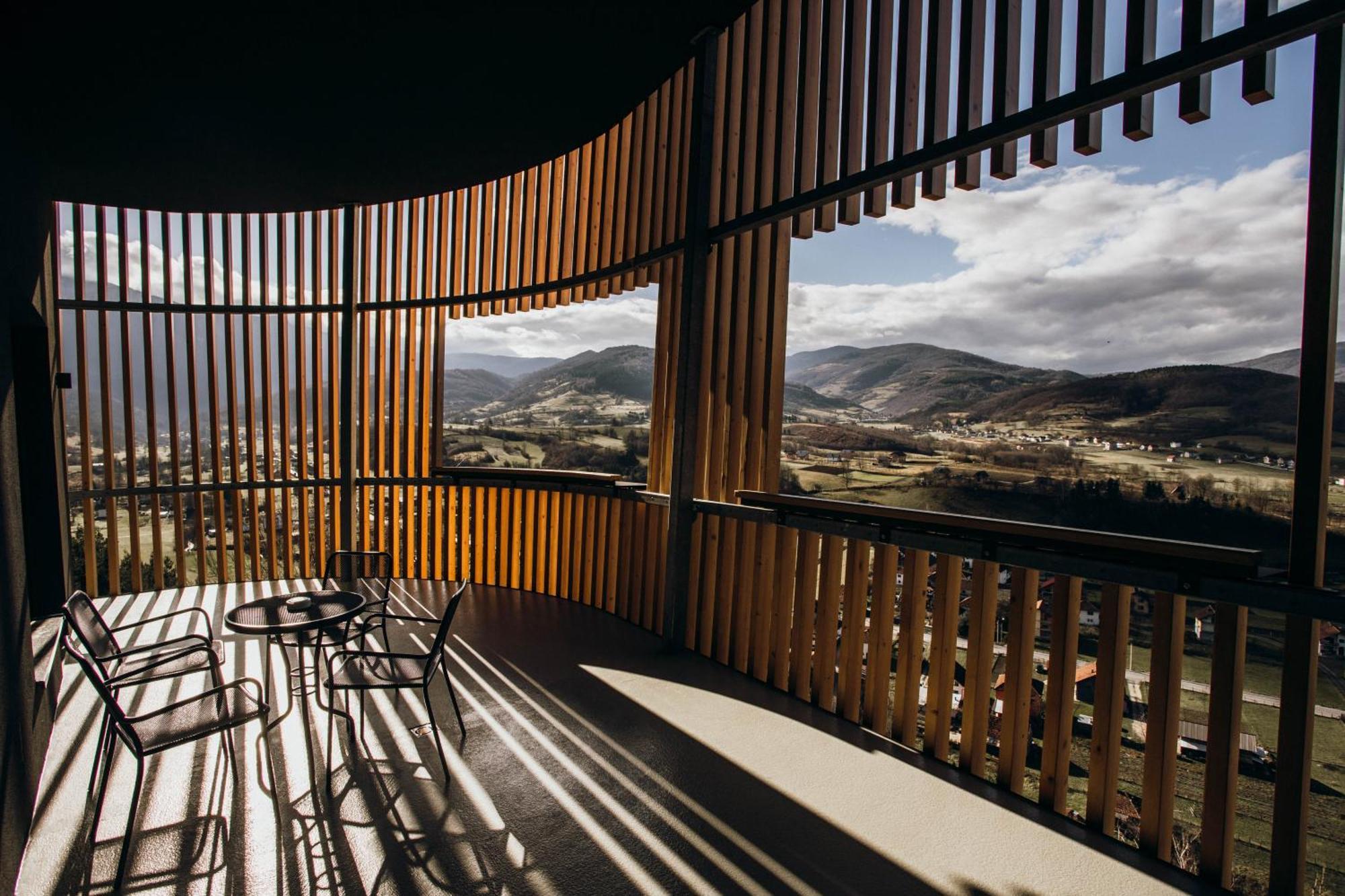 Tarcin Forest Resort & Spa Sarajevo - Mgallery Collection מראה חיצוני תמונה View from the observation tower
